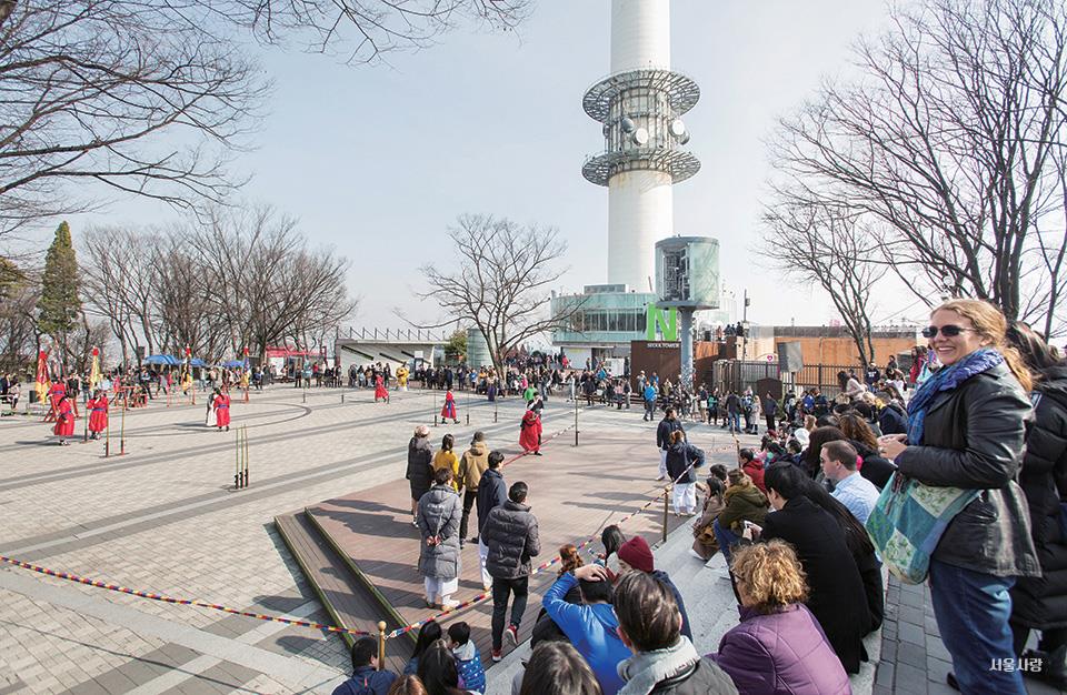 서울타워 광장