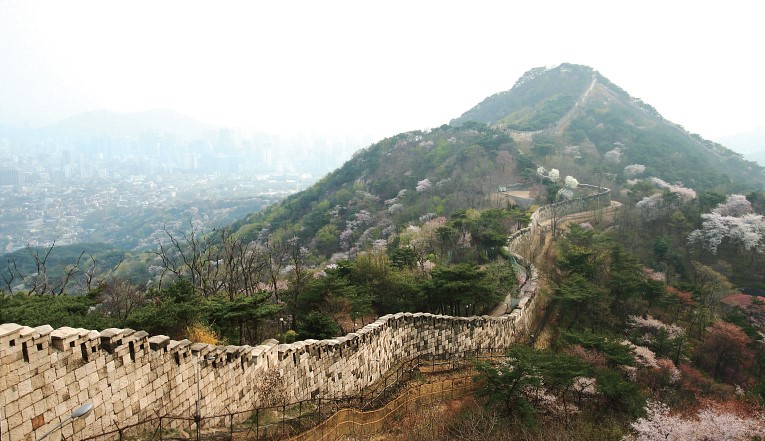 정도전이 선택한 서울의 주산(主山)을 밟다 '백악산'
