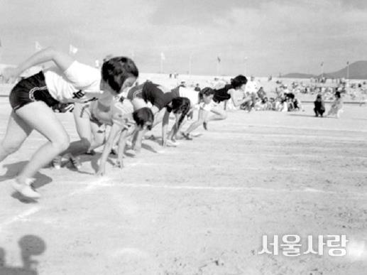 1955 첫 번째 성화를 밝힌 전국체육대회
