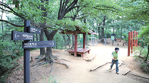 한 걸음 한 걸음 사색하며 걸을 수 있는 '봉산'
