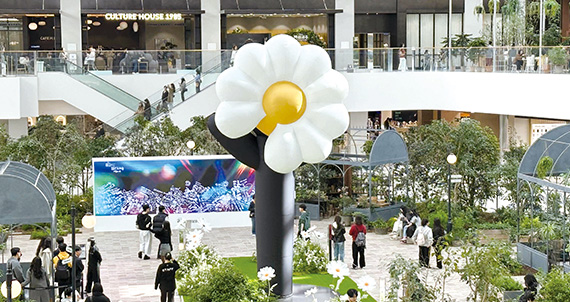 서울의 백화점에는 생생한 욕망이 흐른다