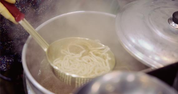 추위를 녹이는 따끈한 한 그릇