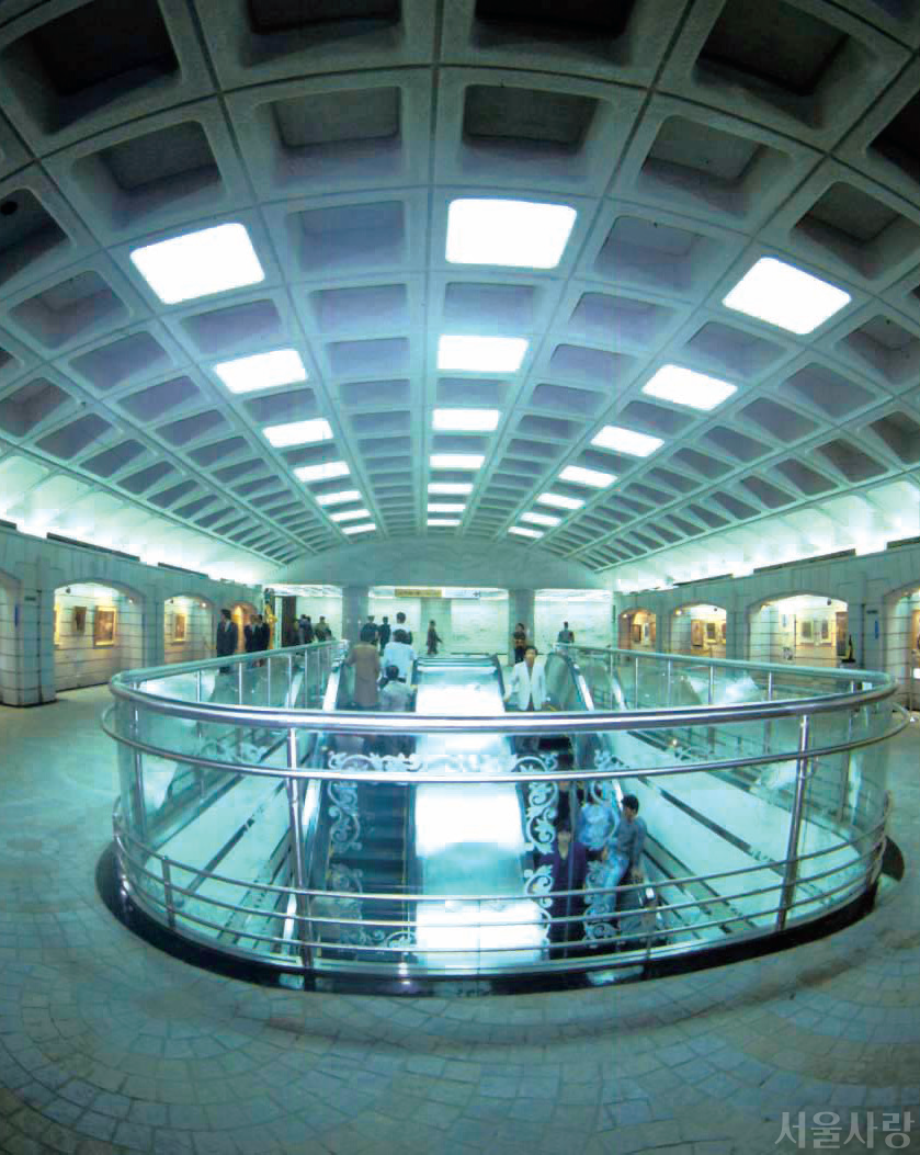 1985년 지하철 3호선 중앙청역(현 경복궁역)의 모습