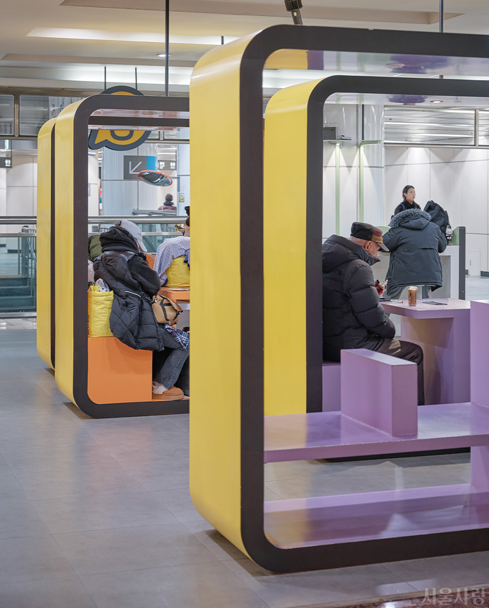 지하철역은 도시 문화 인프라가 되고 있다.