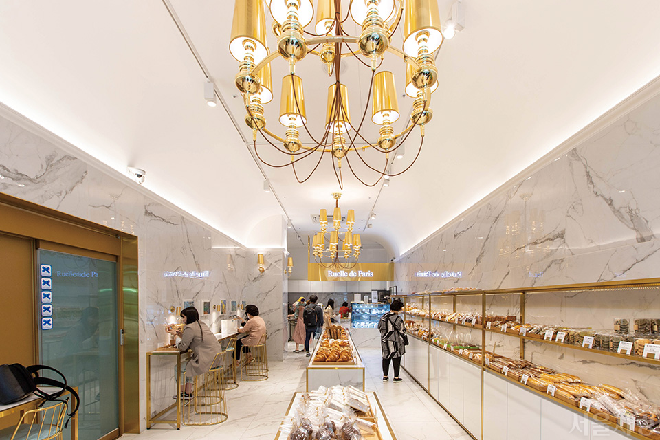 루엘드파리 (Ruelle de Paris) 내부