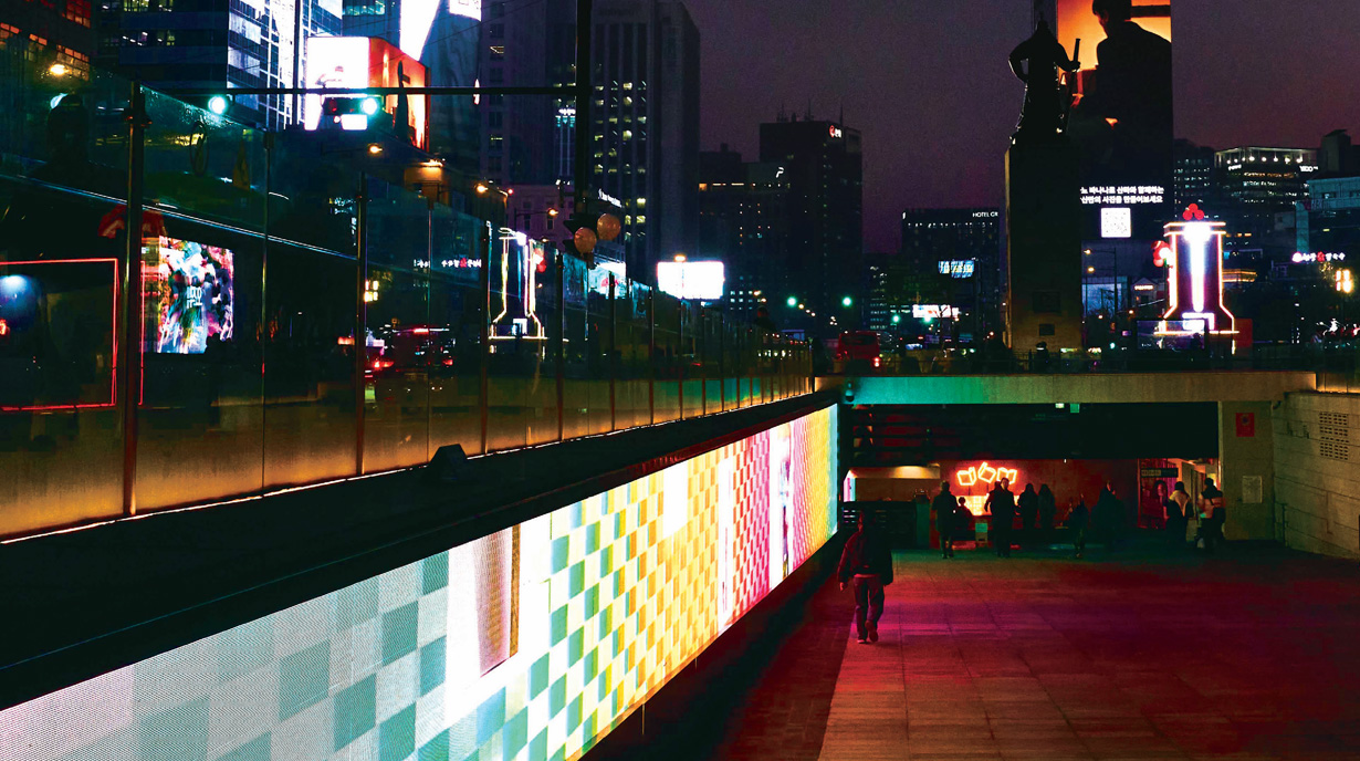 서울의 낮과 밤을 채우는 빛의 풍경